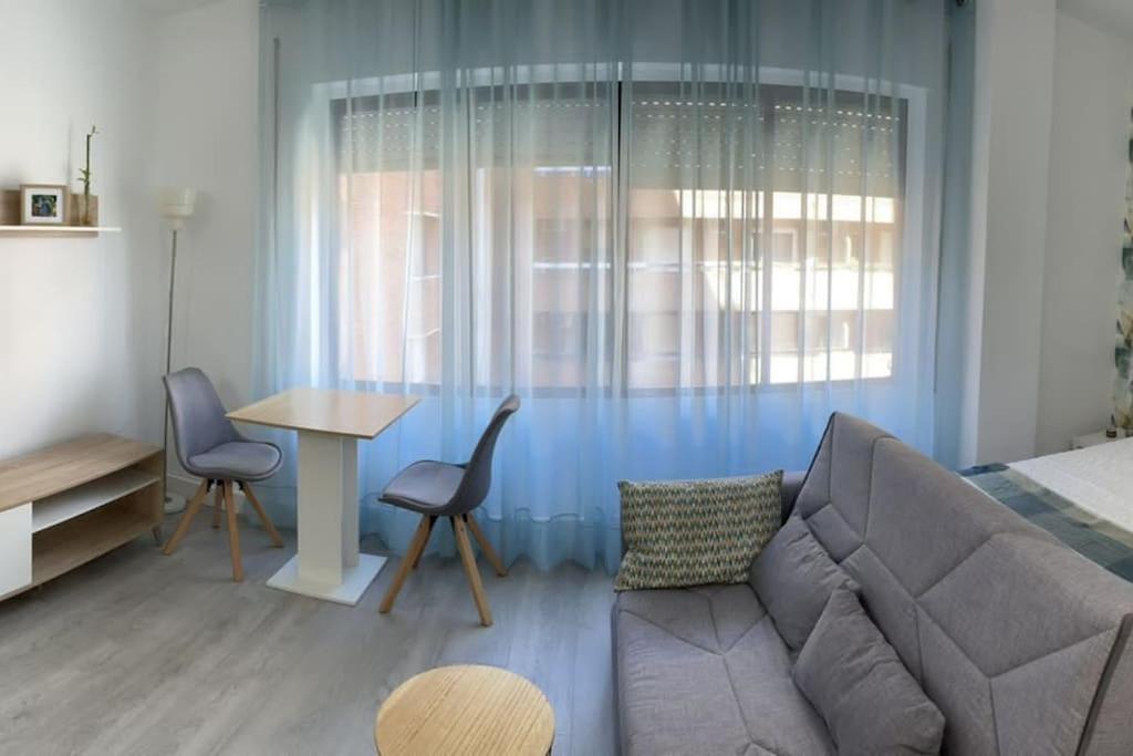 Oasis Plus Sevilla Kültér fotó